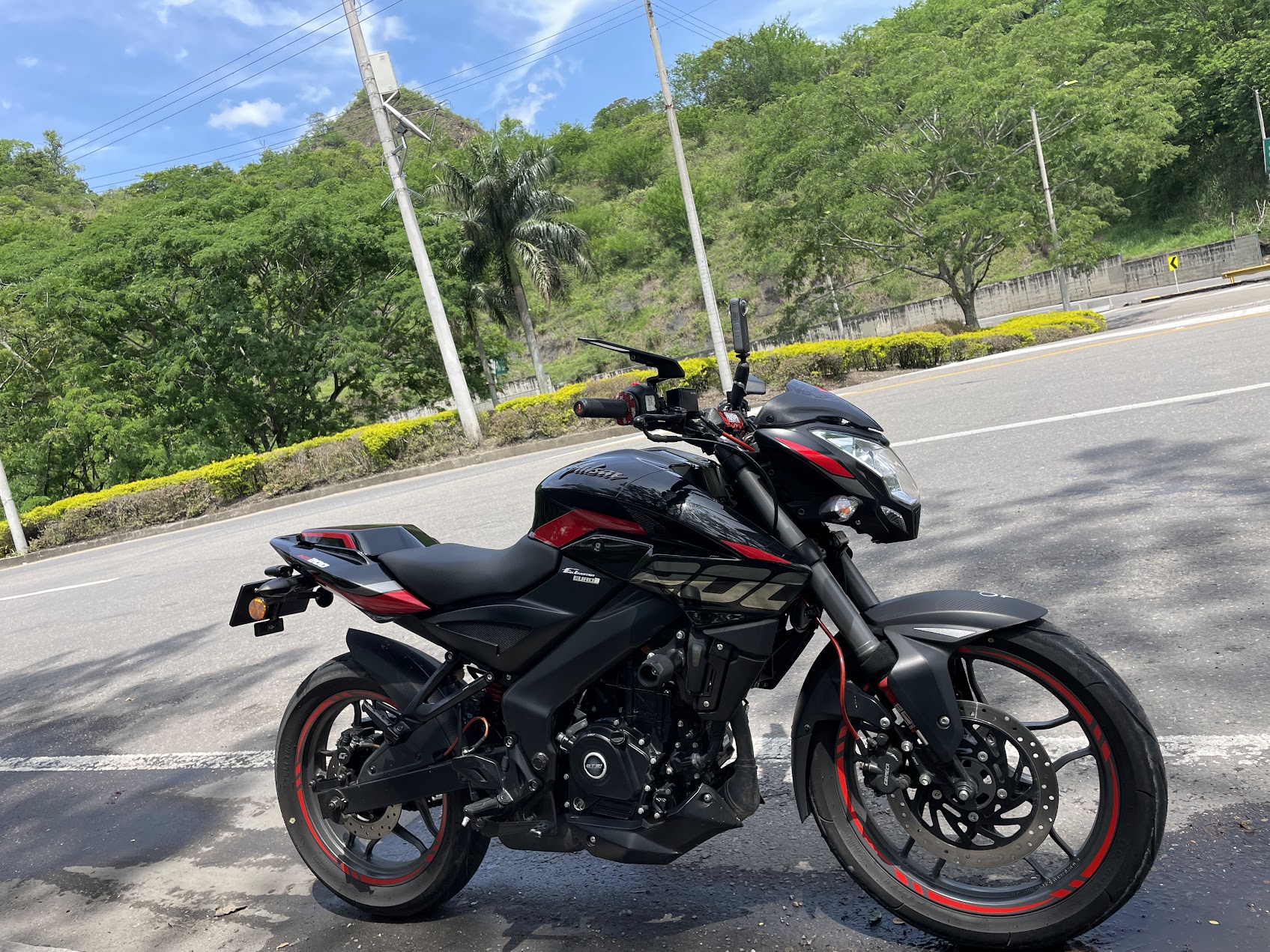 Pulsar NS 200